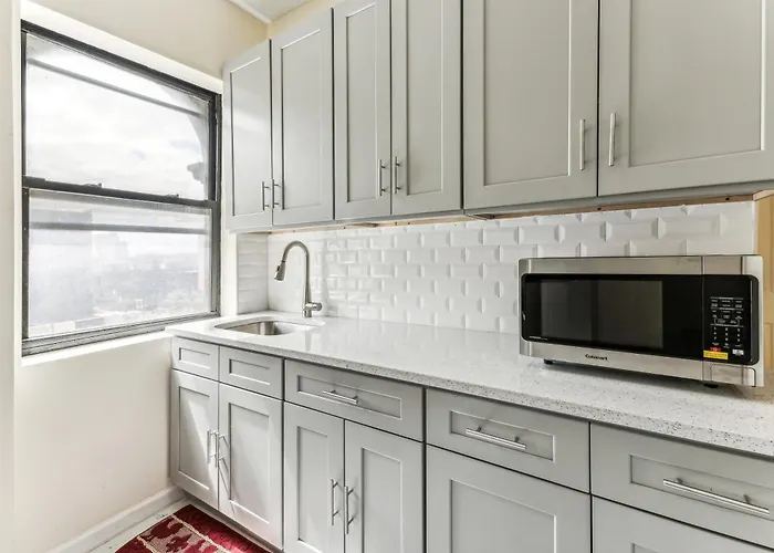 Empire Blvd Guest House